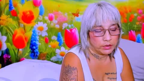 indianroxy27 online show from June 26, 11:09 pm