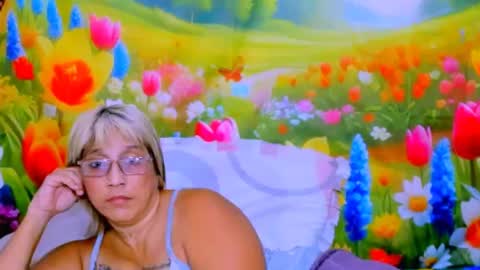 indianroxy27 online show from July 15, 1:11 am