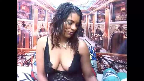 indiansexyass4u2luv online show from December 20, 9:22 pm