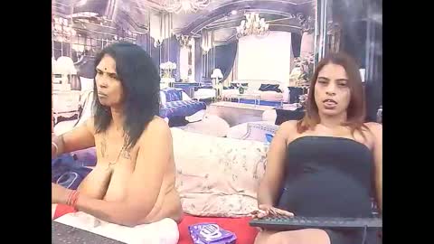 indiansexyass4u2luv online show from February 16, 8:43 am