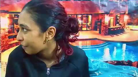 indiansexybutt4u2luv online show from June 3, 5:21 am