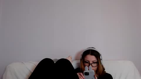 Snapshot of indigoelle chatting on March 8, 2:01 am Indigo Elle online show from March 8, 2:01 am