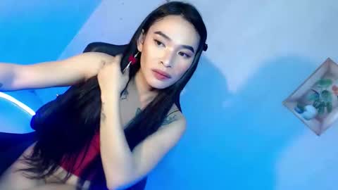 Snapshot of indra_mae chatting on April 10, 6:23 pm Mae online show from April 10, 6:23 pm