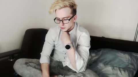 Snapshot of infinity_of_love chatting on December 3, 2:30 am Jeremy online show from December 3, 2:30 am