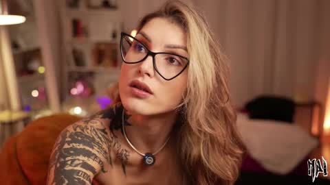 Snapshot of informal_ chatting on February 21, 8:21 pm MAL --- online show from February 21, 8:21 pm