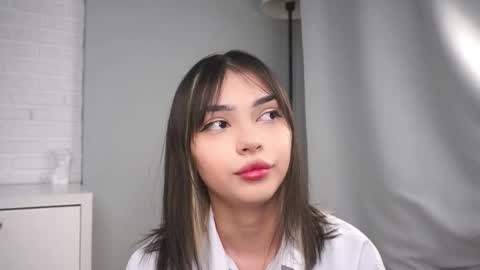 Snapshot of ingakorgy chatting on February 4, 6:58 pm Molly online show from February 4, 6:58 pm