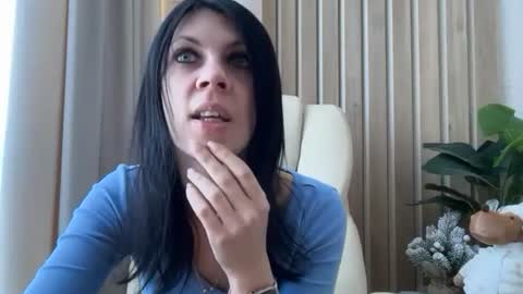 Snapshot of injaathome chatting on February 10, 7:23 am InjaAtHome online show from February 10, 7:23 am