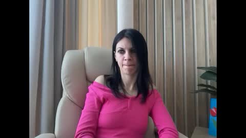 Snapshot of injaathome chatting on March 10, 7:13 am InjaAtHome online show from March 10, 7:13 am