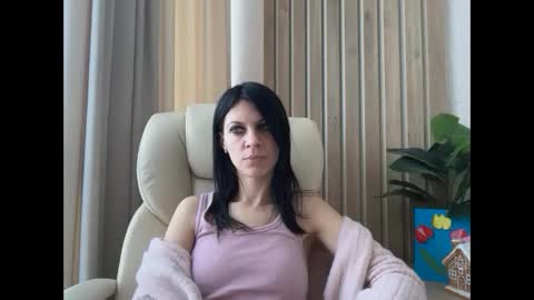 Snapshot of injaathome chatting on March 13, 7:26 am InjaAtHome online show from March 13, 7:26 am