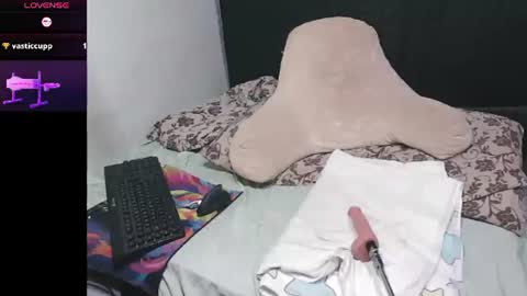 Snapshot of ink_brunette chatting on July 20, 2:04 am ink brunette online show from July 20, 2:04 am