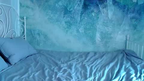 Lina online show from April 17, 2:09 pm