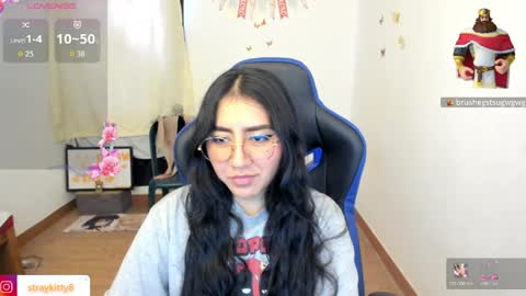 Luna        online show from April 16, 9:15 pm