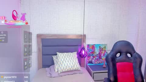 Snapshot of irenneblazer chatting on February 24, 12:41 am I R E N N E online show from February 24, 12:41 am