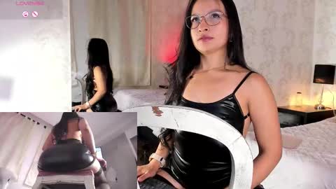 Queen Iris online show from February 18, 4:25 pm