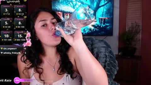 Snapshot of iris_colette chatting on June 10, 12:44 am iris_colette online show from June 10, 12:44 am