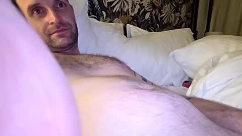 Snapshot of irishguy1235678 chatting on March 29, 2:11 am irishguy1235678 online show from March 29, 2:11 am