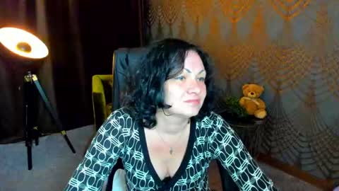 Snapshot of irissmoon1 chatting on June 11, 1:05 am Iris online show from June 11, 1:05 am