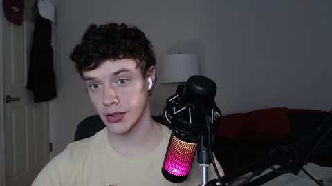 Snapshot of ironthud chatting on December 5, 8:33 pm Sam online show from December 5, 8:33 pm