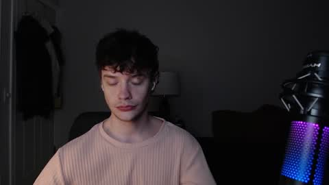 Snapshot of ironthud chatting on December 24, 3:27 am Sam online show from December 24, 3:27 am