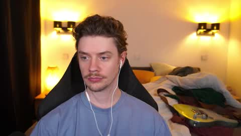 Snapshot of ironthud chatting on October 2, 7:54 pm Sam online show from October 2, 7:54 pm