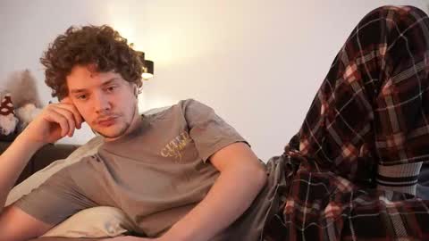 Snapshot of ironthud chatting on November 29, 5:16 pm Sam online show from November 29, 5:16 pm