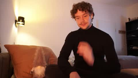 Snapshot of ironthud chatting on December 3, 8:18 pm Sam online show from December 3, 8:18 pm