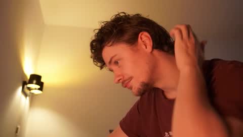 Snapshot of ironthud chatting on December 15, 9:41 pm Sam online show from December 15, 9:41 pm