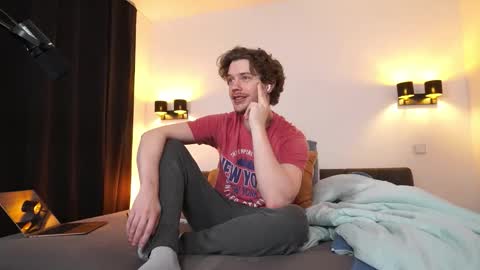 Snapshot of ironthud chatting on January 19, 3:27 pm Sam online show from January 19, 3:27 pm