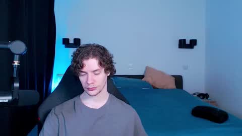 Snapshot of ironthud chatting on February 13, 7:54 pm Sam online show from February 13, 7:54 pm