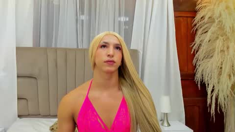 Isa Lancaster online show from February 21, 11:55 am