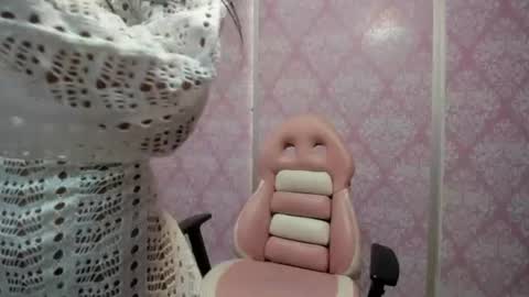 Snapshot of isa_little4u chatting on June 26, 11:25 am online show from June 26, 11:25 am