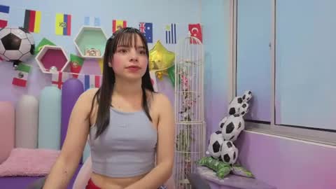 Snapshot of isaa_skinnyy chatting on July 10, 3:44 am Isaa Skinny online show from July 10, 3:44 am