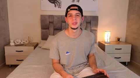 isaacblaze  online show from May 22, 3:57 am