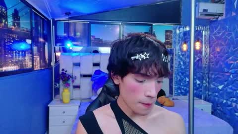 Snapshot of isaacnova chatting on May 31, 9:05 pm isaacnova online show from May 31, 9:05 pm