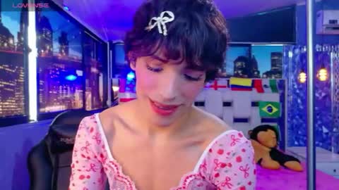 Snapshot of isaacnova chatting on June 20, 9:28 pm isaacnova online show from June 20, 9:28 pm
