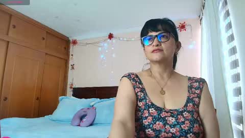 Isabeel Sofia online show from May 26, 9:22 pm