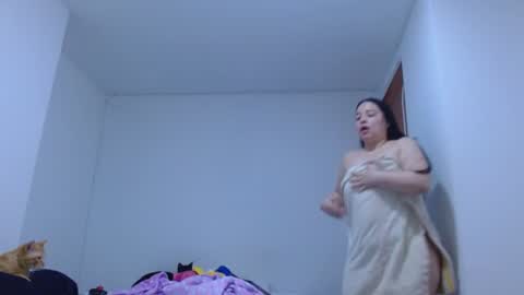 Snapshot of isabel_24_gil chatting on July 18, 11:14 am isabel online show from July 18, 11:14 am