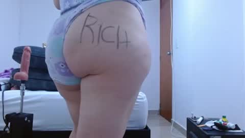 Snapshot of isabel_24_gil chatting on July 19, 12:36 am isabel online show from July 19, 12:36 am