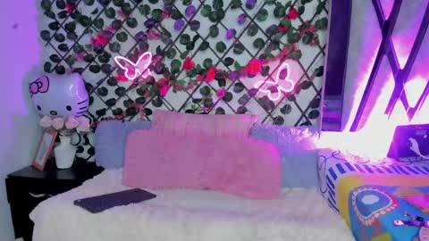 Snapshot of isabel_jamess chatting on June 4, 11:22 pm Isa online show from June 4, 11:22 pm