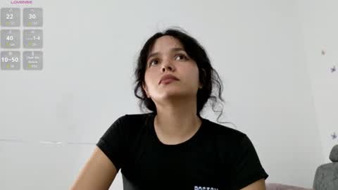 Snapshot of isabela_cuteass chatting on June 11, 12:32 am isabela online show from June 11, 12:32 am