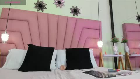 Mommy Isa online show from April 18, 1:37 pm