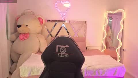 ISABELA  online show from January 7, 11:45 am