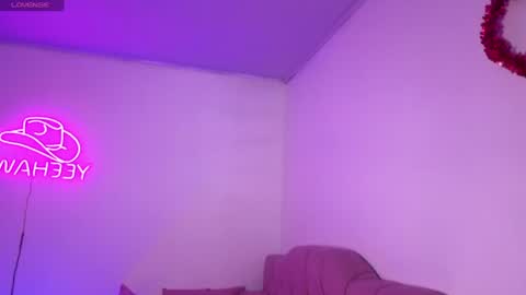 Snapshot of isabela_tay chatting on July 8, 11:48 am ISABELA online show from July 8, 11:48 am