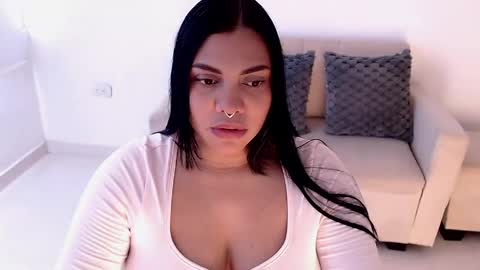 isabelateran online show from May 26, 6:37 pm