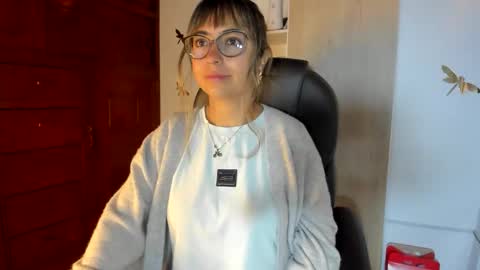 Isabella22 1 online show from February 19, 1:34 am