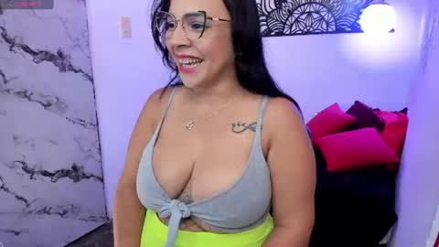 Isabella Di Prinzio online show from August 6, 10:44 pm