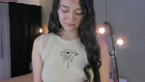 Isabella Nowa online show from April 8, 11:32 am