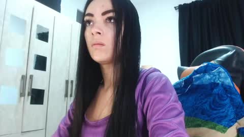 isabella_piercee online show from May 6, 9:36 am