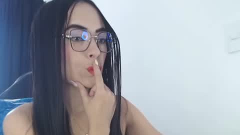 isabella_piercee online show from June 22, 7:33 pm