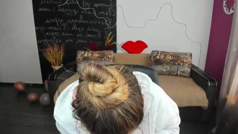 isabellabler online show from April 13, 5:35 am